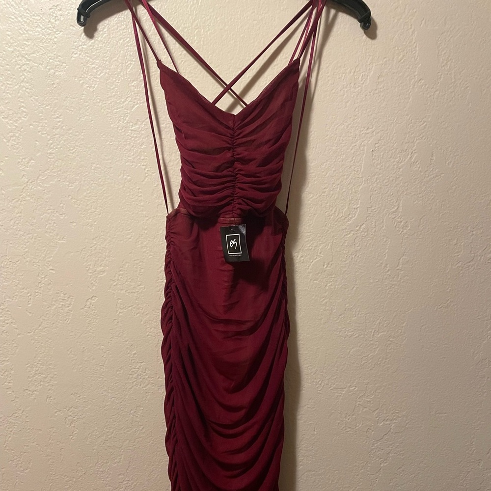 Sell this dress from Privy. The color is maroon. Size S.